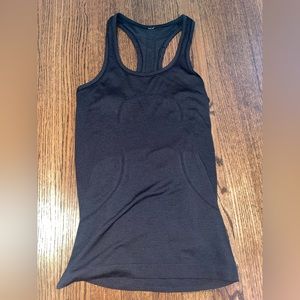 Black lululemon tank top
